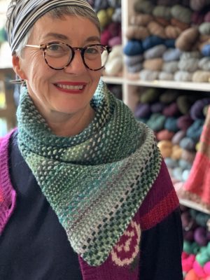 On Our Needles – The Shift cowl – LoopKnitlounge